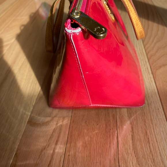 Louis Vuitton Vernis Bellevue Bag - Picture 6 of 13